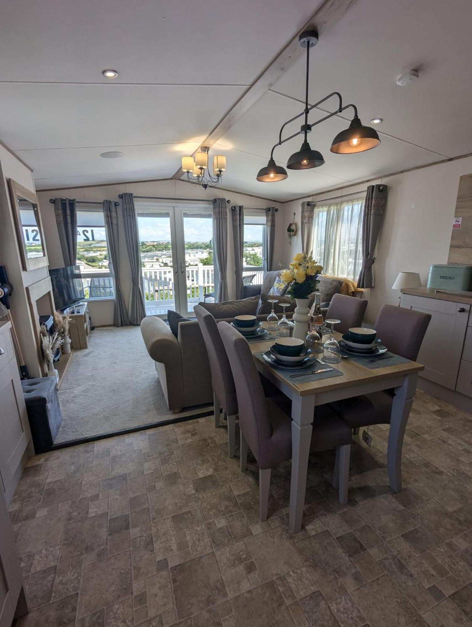 Stunning Caravan With Panoramic Views Weymouth Littlesea Haven Wyke Regis Екстериор снимка