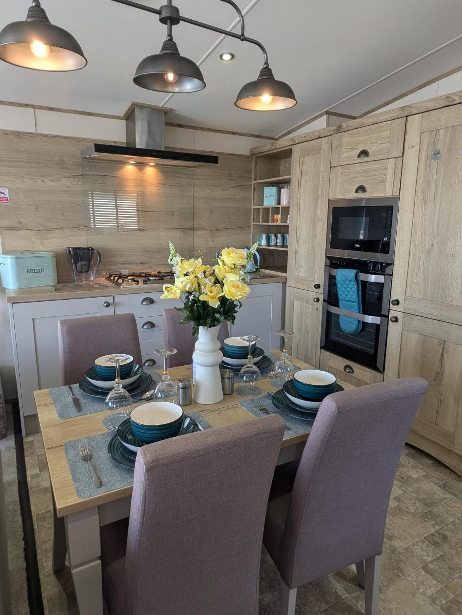 Stunning Caravan With Panoramic Views Weymouth Littlesea Haven Wyke Regis Екстериор снимка