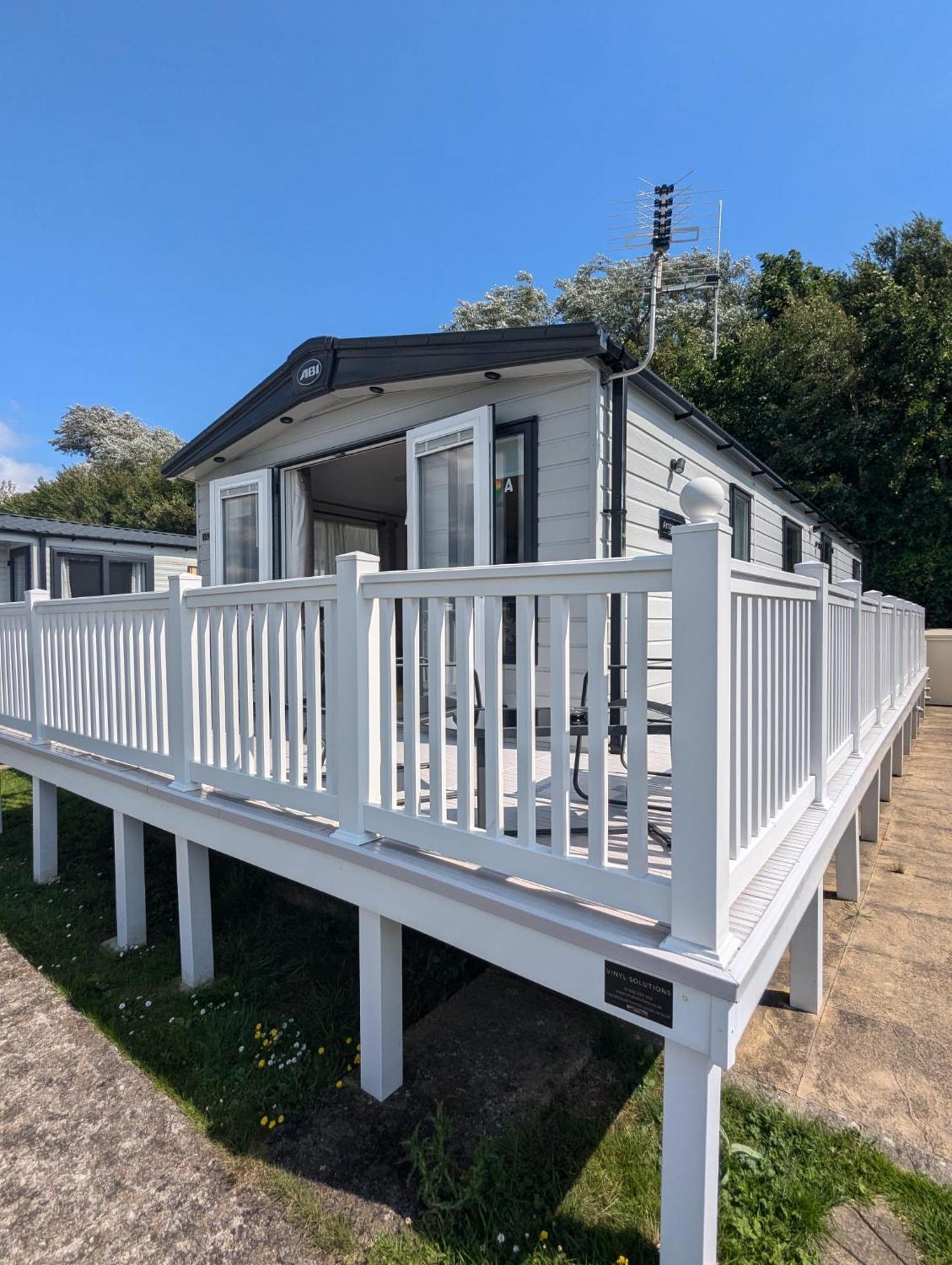 Stunning Caravan With Panoramic Views Weymouth Littlesea Haven Wyke Regis Екстериор снимка