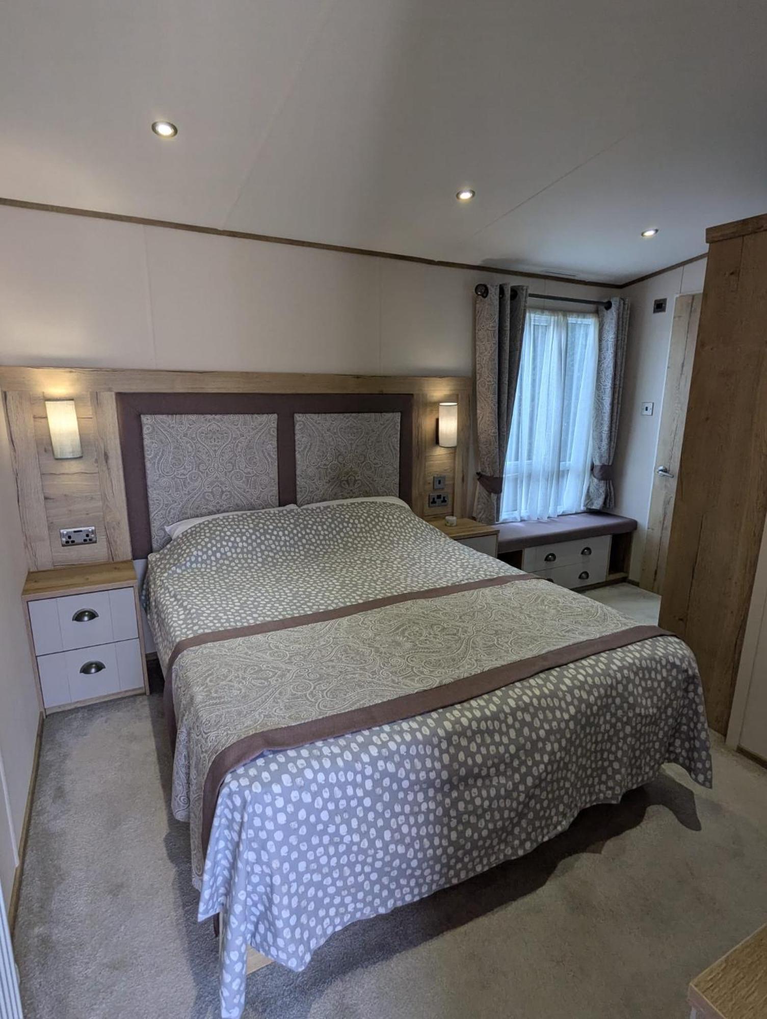 Stunning Caravan With Panoramic Views Weymouth Littlesea Haven Wyke Regis Екстериор снимка